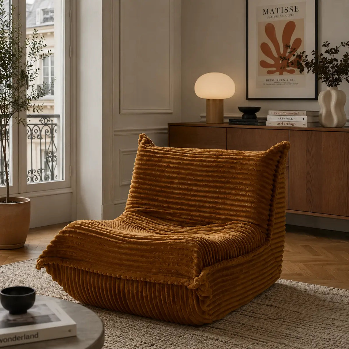La pièce qu’on remarque en entrant dans le salon